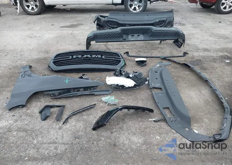 2019 Ram 1500 Big Horn/Lone Star 4X4 5'7 Box from USA, damaged, VIN 1C6RRFFG7KN862620